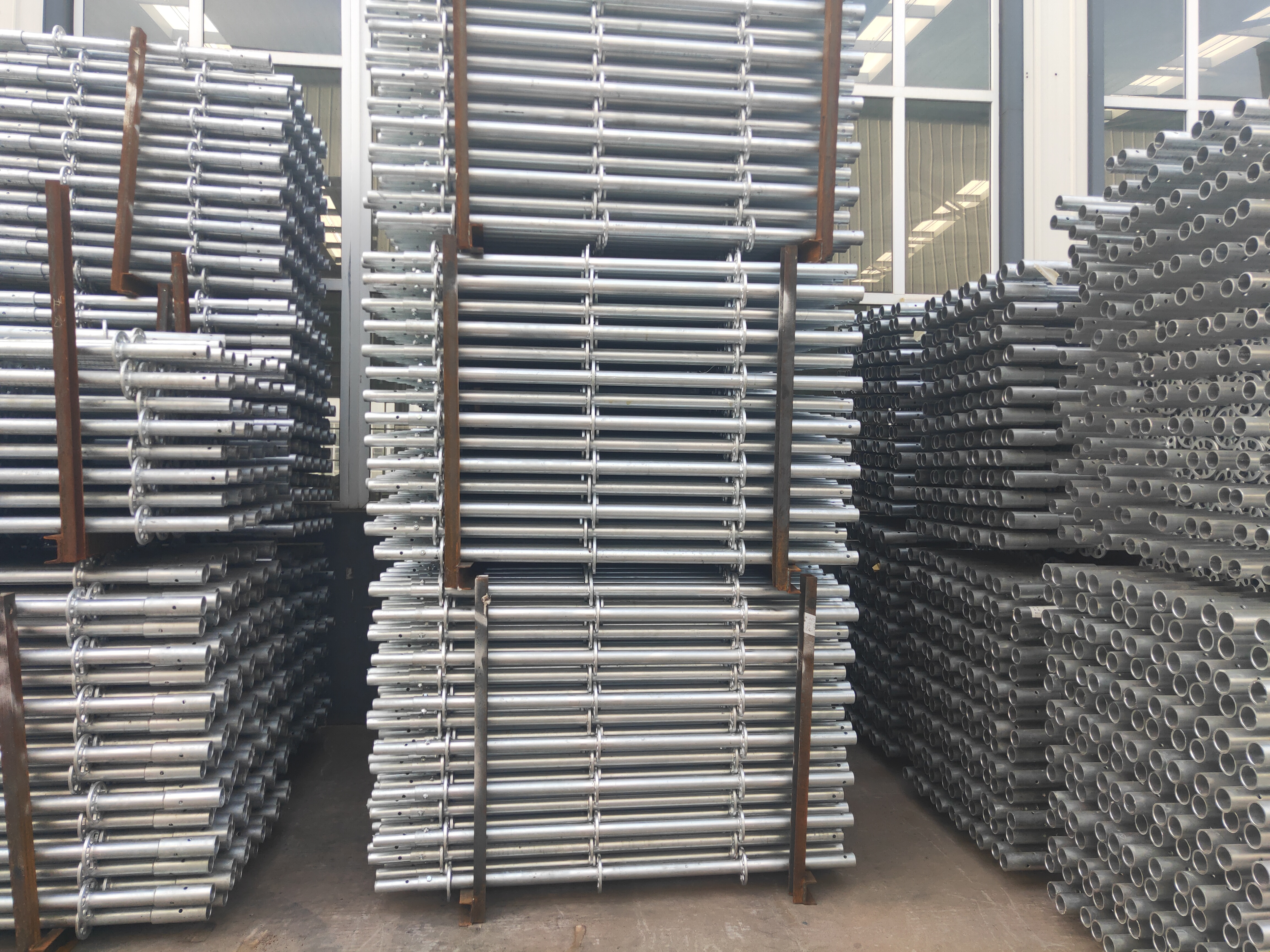 High Capacity Q355B Ringlock Scaffolding Vertical Standard