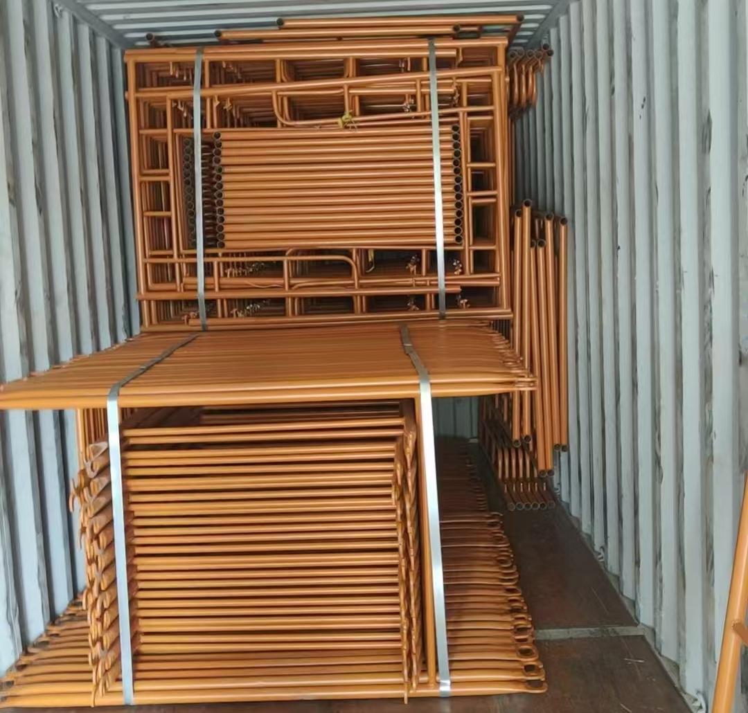osha door frame scafolding with top cover or catwalk or plank 