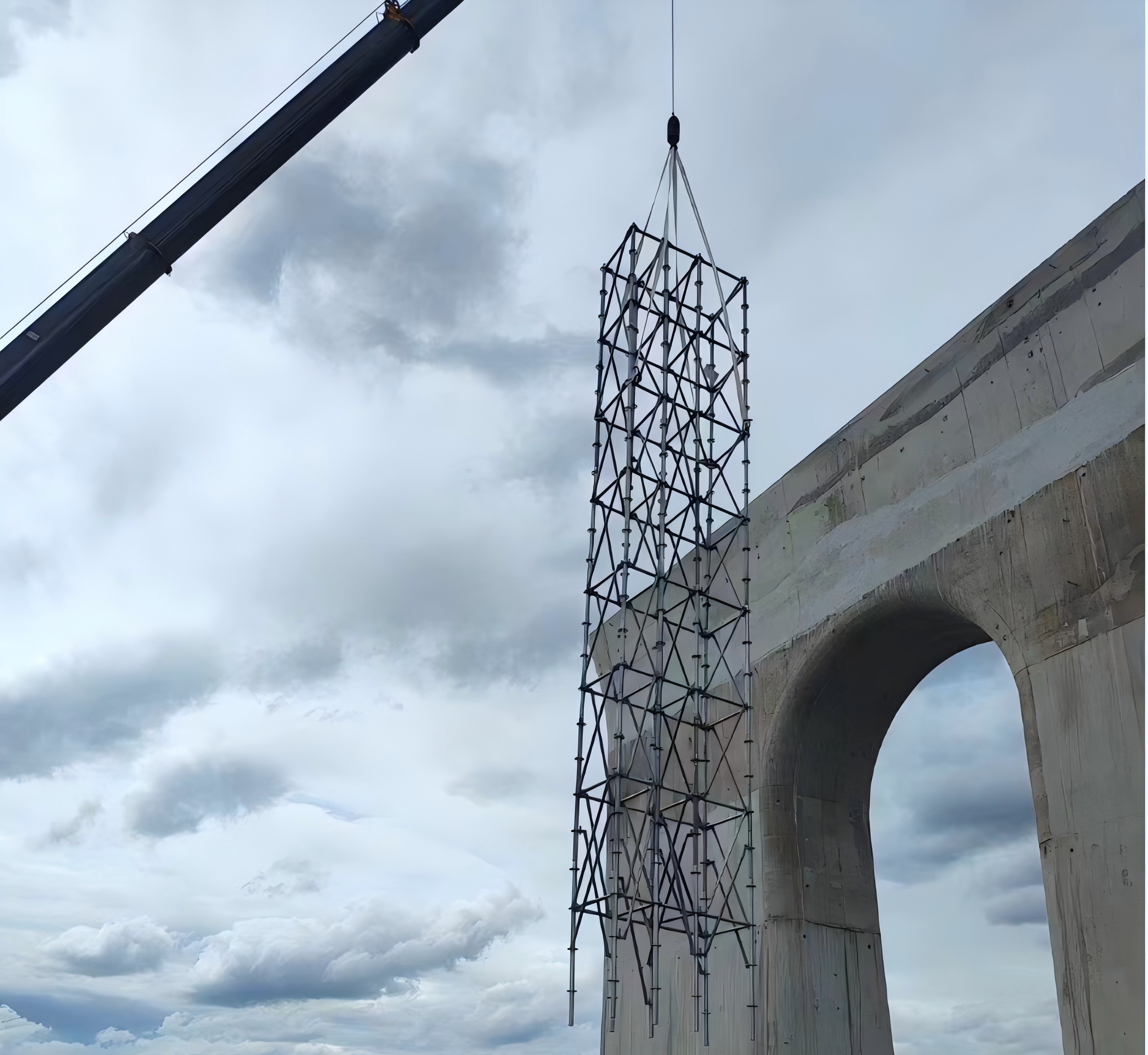 What should we pay attention to when assembling ringlock scaffolding?